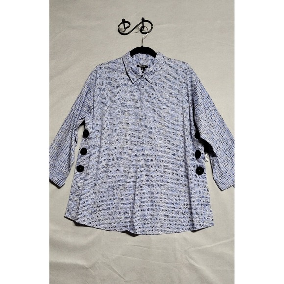 Nic + Zoe Tops - Blue/black/white Print Nic+Zoe Ls Oversize Tunic W Large Black Buttons Trim Sz L